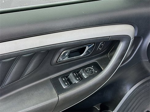 Used 2018 Ford Taurus SEL image 17