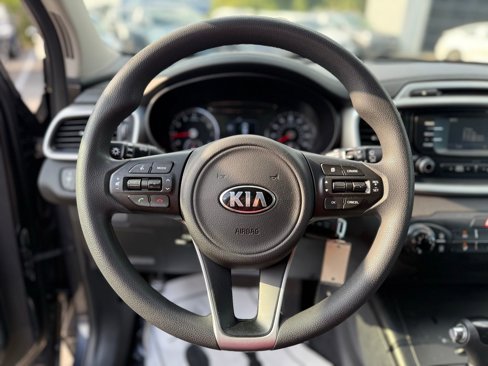 Used 2017 Kia Sorento LX image 18
