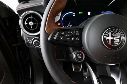 New 2025 Alfa Romeo Stelvio Sprint image 11