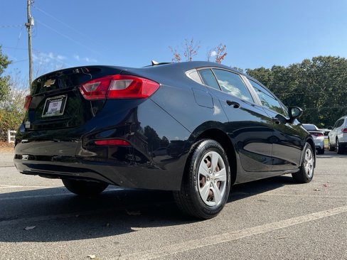 Used 2018 Chevrolet Cruze LS image 5