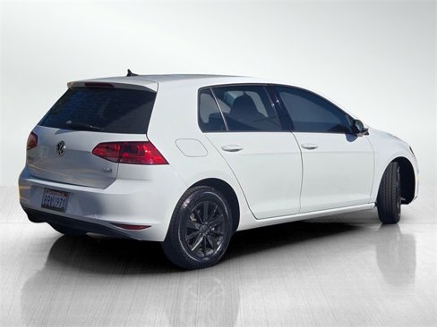 Used 2017 Volkswagen Golf S image 4