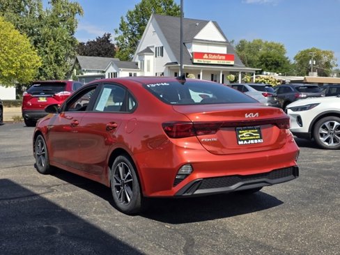 Used 2022 Kia Forte LXS image 5