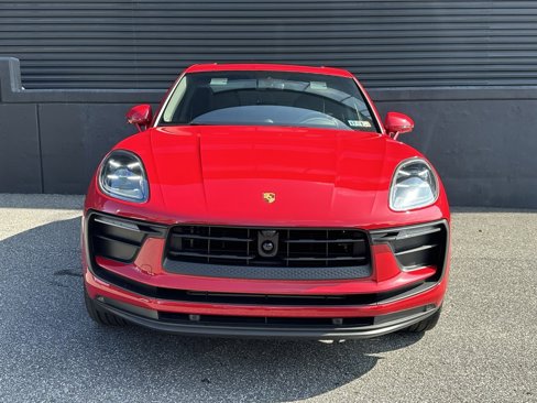 Certified 2025 Porsche Macan image 13