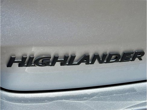 Used 2019 Toyota Highlander SE image 10