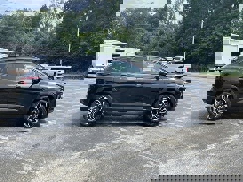 New 2025 Chevrolet Trax RS w/ Sunroof Package image 2