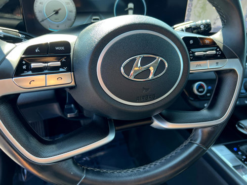 Used 2021 Hyundai Elantra Limited image 38