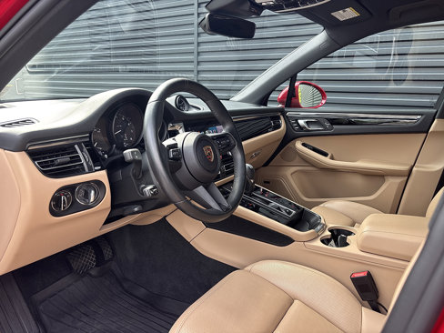 Used 2024 Porsche Macan image 10