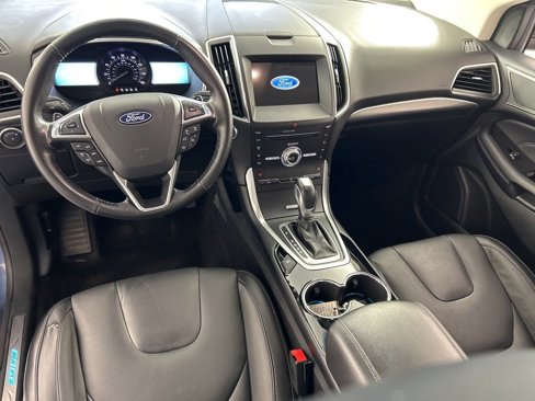 Used 2018 Ford Edge Titanium image 12