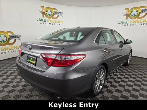 Used 2017 Toyota Camry XLE image 9