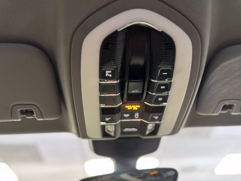 Used 2013 Porsche Panamera S image 25