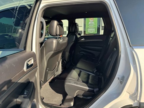 Used 2018 Jeep Grand Cherokee Limited image 19
