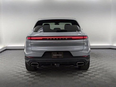 Used 2024 Porsche Cayenne image 9