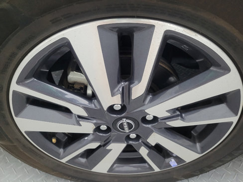 Used 2023 Nissan Versa SV image 31