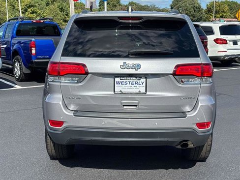 Certified 2021 Jeep Grand Cherokee Laredo image 3