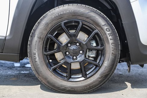 Certified 2020 Jeep Renegade Altitude image 11
