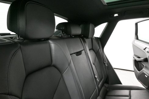 Used 2025 Porsche Macan image 23