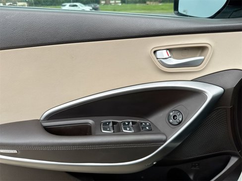 Used 2019 Hyundai Santa Fe XL SE image 15