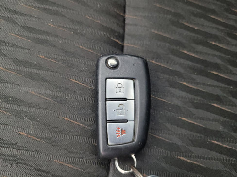 Used 2020 Nissan Rogue S image 32