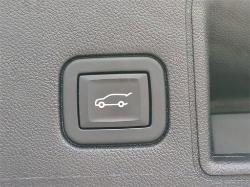 Used 2024 GMC Terrain SLT image 15