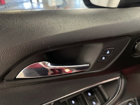 Used 2017 Chevrolet Cruze LT image 9