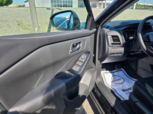 New 2025 Nissan Rogue S image 22