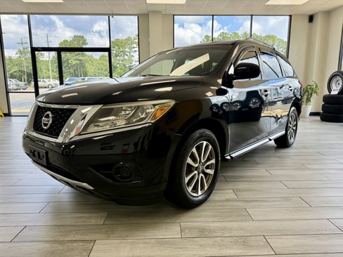Used 2013 Nissan Pathfinder SV image 3