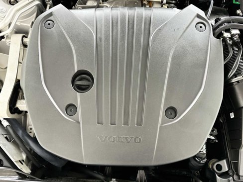 Certified 2025 Volvo S60 B5 Core image 27