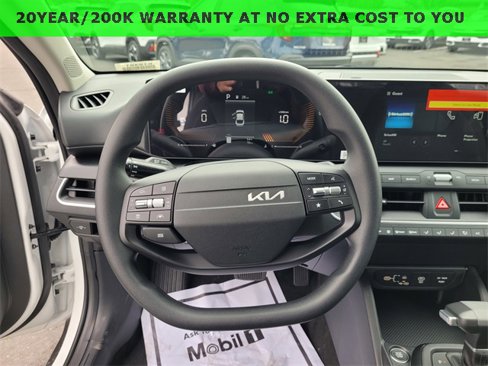 New 2025 Kia K4 LXS image 12