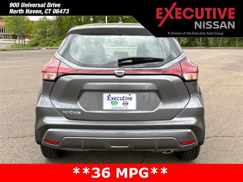 New 2025 Nissan Kicks Play S image 3