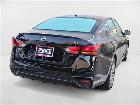 Used 2024 Nissan Altima 2.5 SV image 5