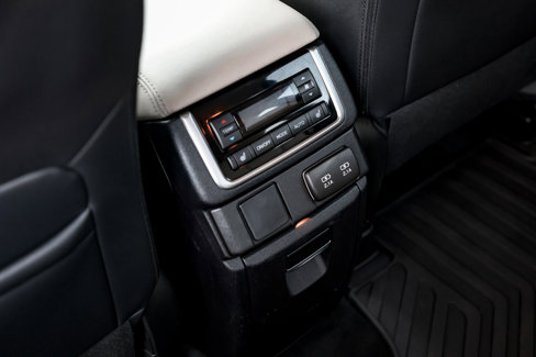 Used 2022 Subaru Ascent Limited image 19
