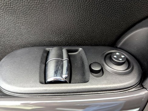 Used 2015 MINI Cooper 2-Door Hardtop image 23