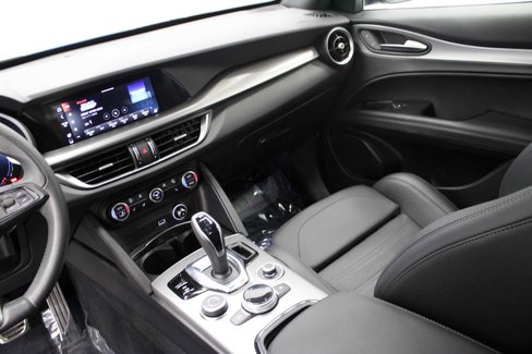 Used 2024 Alfa Romeo Tonale Veloce w/ Active Assist Package image 24