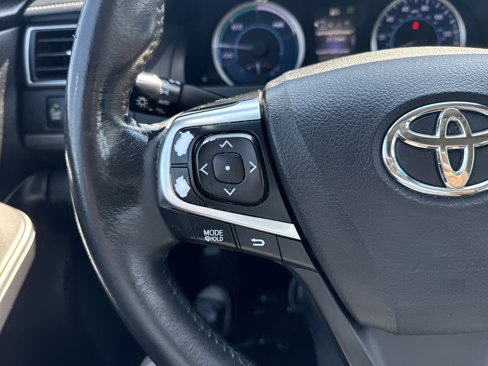 Used 2016 Toyota Camry LE image 22