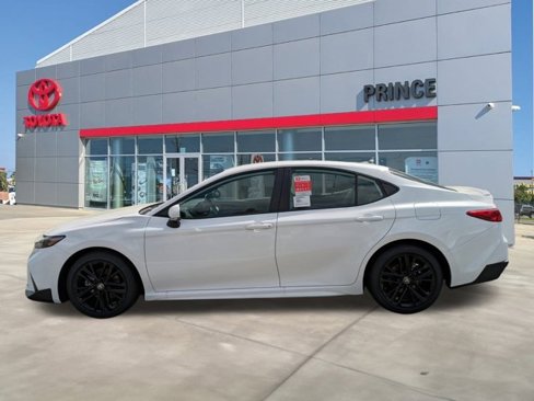 New 2025 Toyota Camry SE image 7