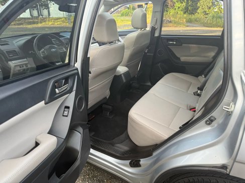 Used 2014 Subaru Forester 2.5i Touring image 29