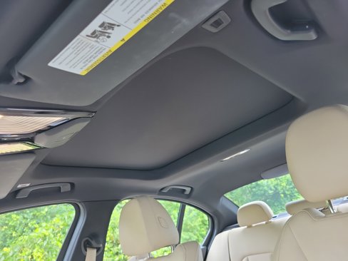 Used 2019 BMW 330i Sedan w/ Premium Package image 16