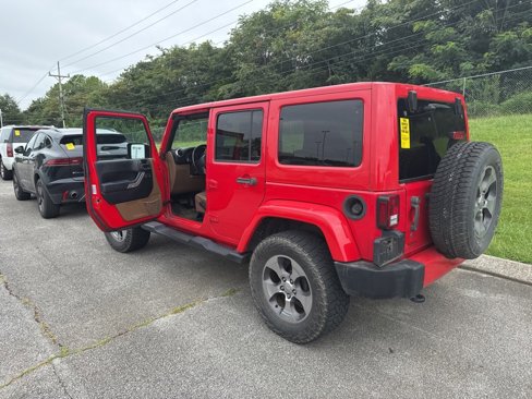 Used 2016 Jeep Wrangler Unlimited Sahara w/ Connectivity Group image 5