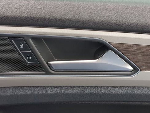 Used 2019 Volkswagen Atlas SE image 37