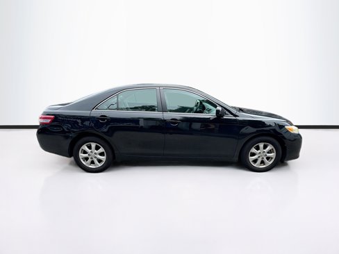 Used 2011 Toyota Camry image 8