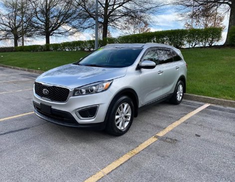 Used 2016 Kia Sorento LX image 2