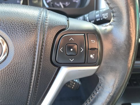 Used 2015 Toyota Highlander XLE image 23