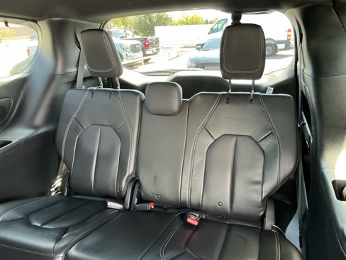 Used 2019 Chrysler Pacifica Touring-L Plus w/ Advanced Safetytec Group image 39