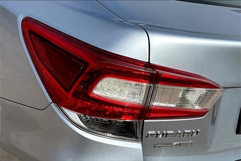 Used 2020 Subaru Impreza 2.0i Premium image 8