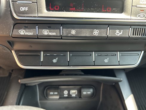 Used 2020 Kia Sorento S image 21