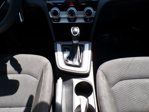 Used 2019 Hyundai Elantra SEL image 16