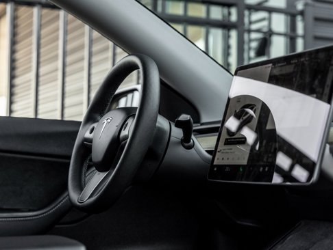 Used 2021 Tesla Model Y Long Range image 39