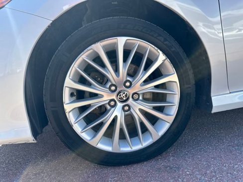 Used 2020 Toyota Camry XLE image 27