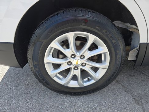 Used 2018 Chevrolet Equinox LT image 14