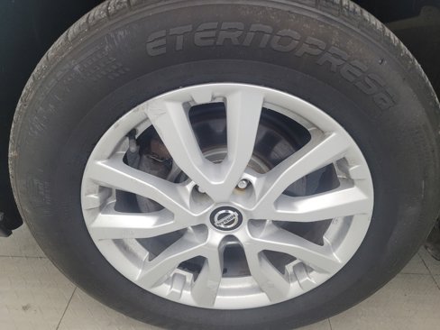 Used 2018 Nissan Rogue SV image 31